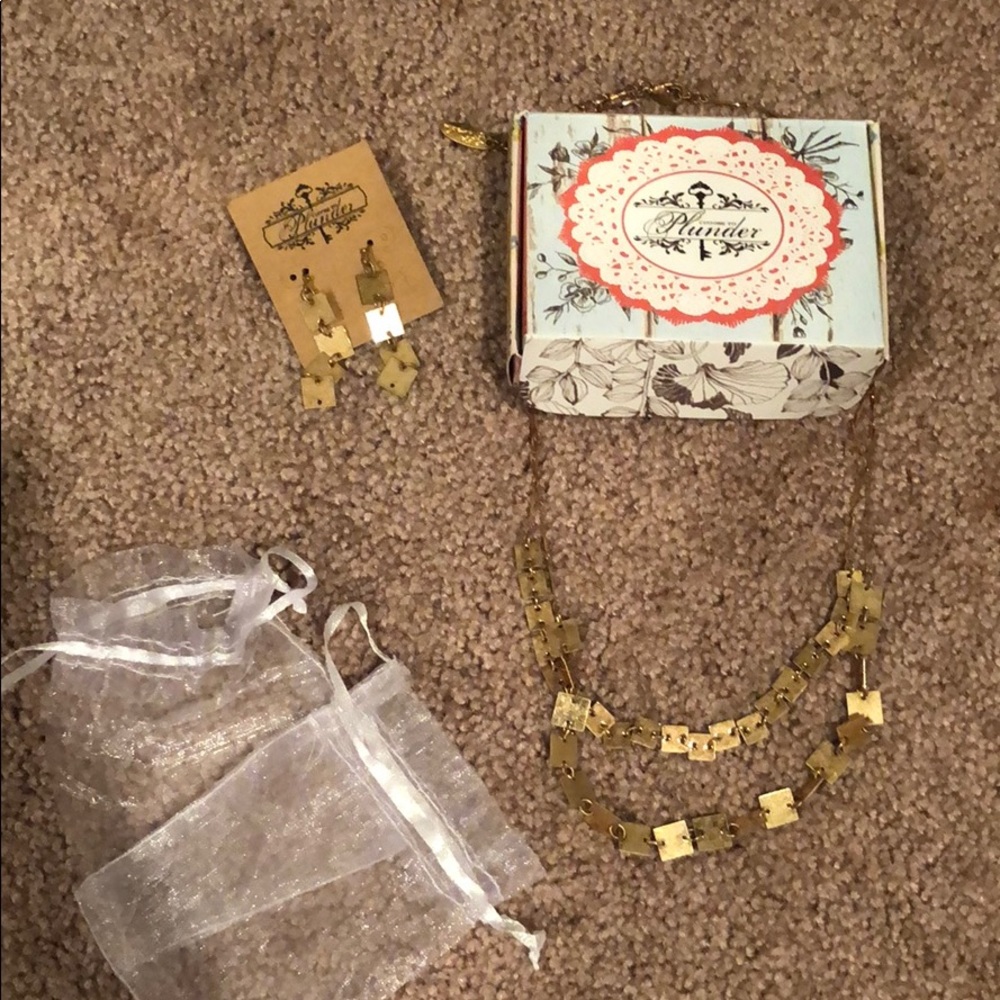 Plunder Gold Necklace and matching Earrings